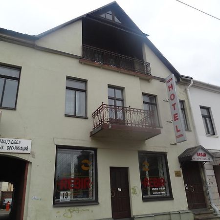 Hotel Rebir 다우가프필스 외부 사진