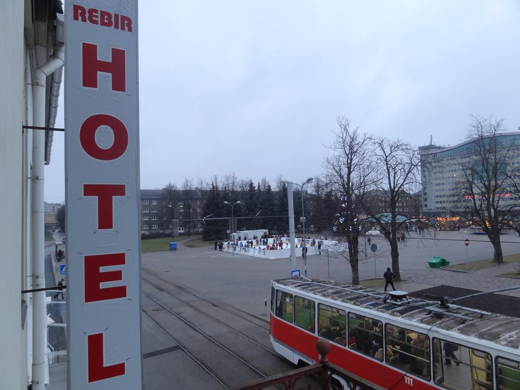 Hotel Rebir 다우가프필스 외부 사진