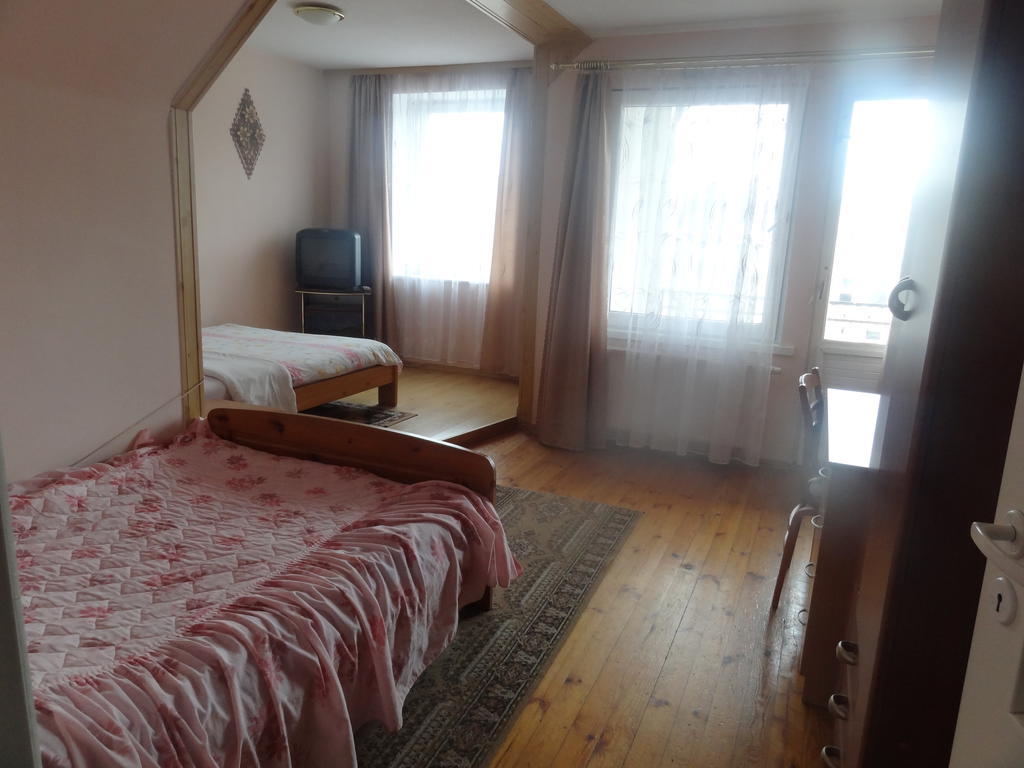 Hotel Rebir 다우가프필스 외부 사진