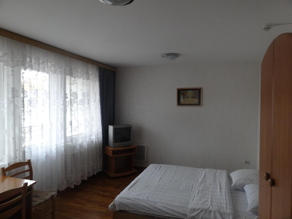 Hotel Rebir 다우가프필스 외부 사진