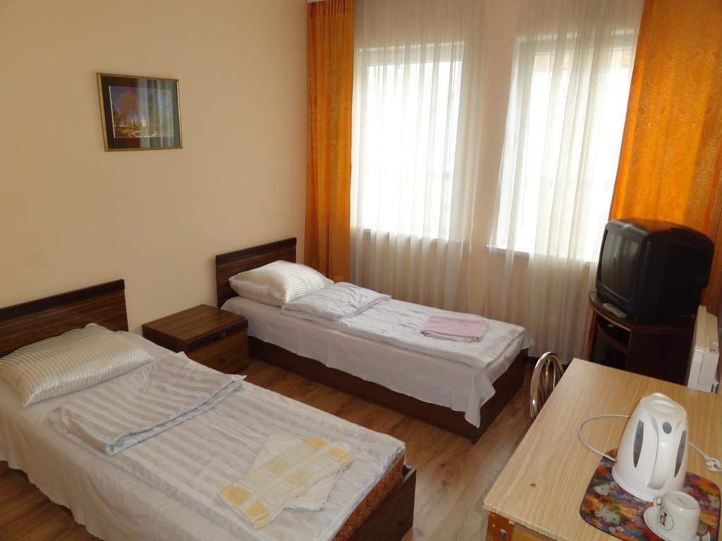 Hotel Rebir 다우가프필스 외부 사진